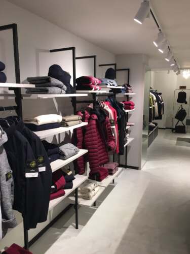 arredo negozio abbigliamento arredamenti per negozi visual group