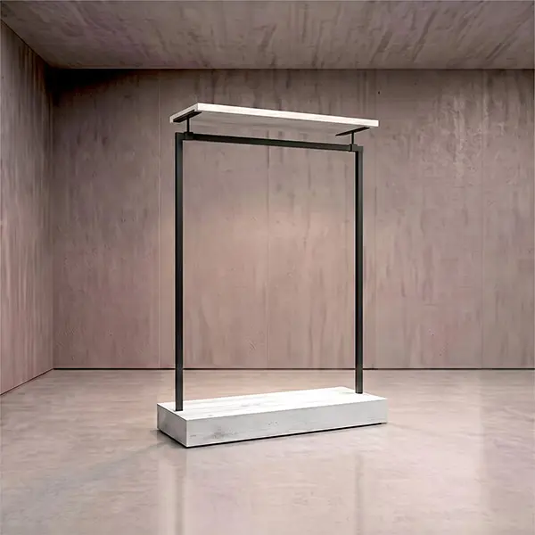 Stender con base e ripiano in legno 119 x 40 cm
