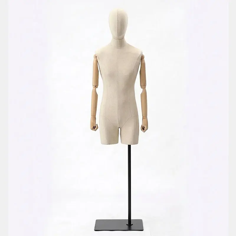 Busto-uomo-sartoriale-lungo-base-rettangolare-nera